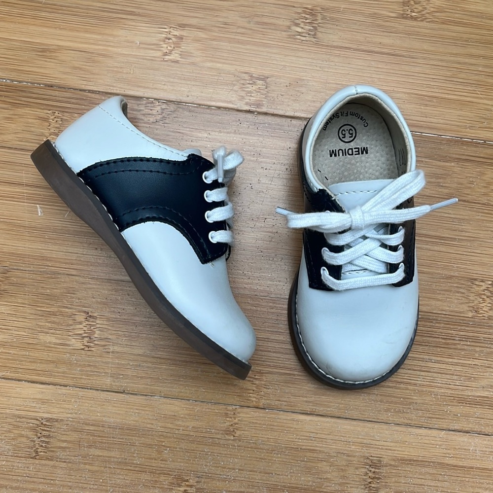 Footmates Saddle Oxfords, navy/white, toddler size 5.5